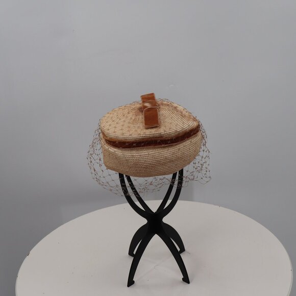 Vintage Beige Woven PIllbox hat with Netting - Picture 1 of 7